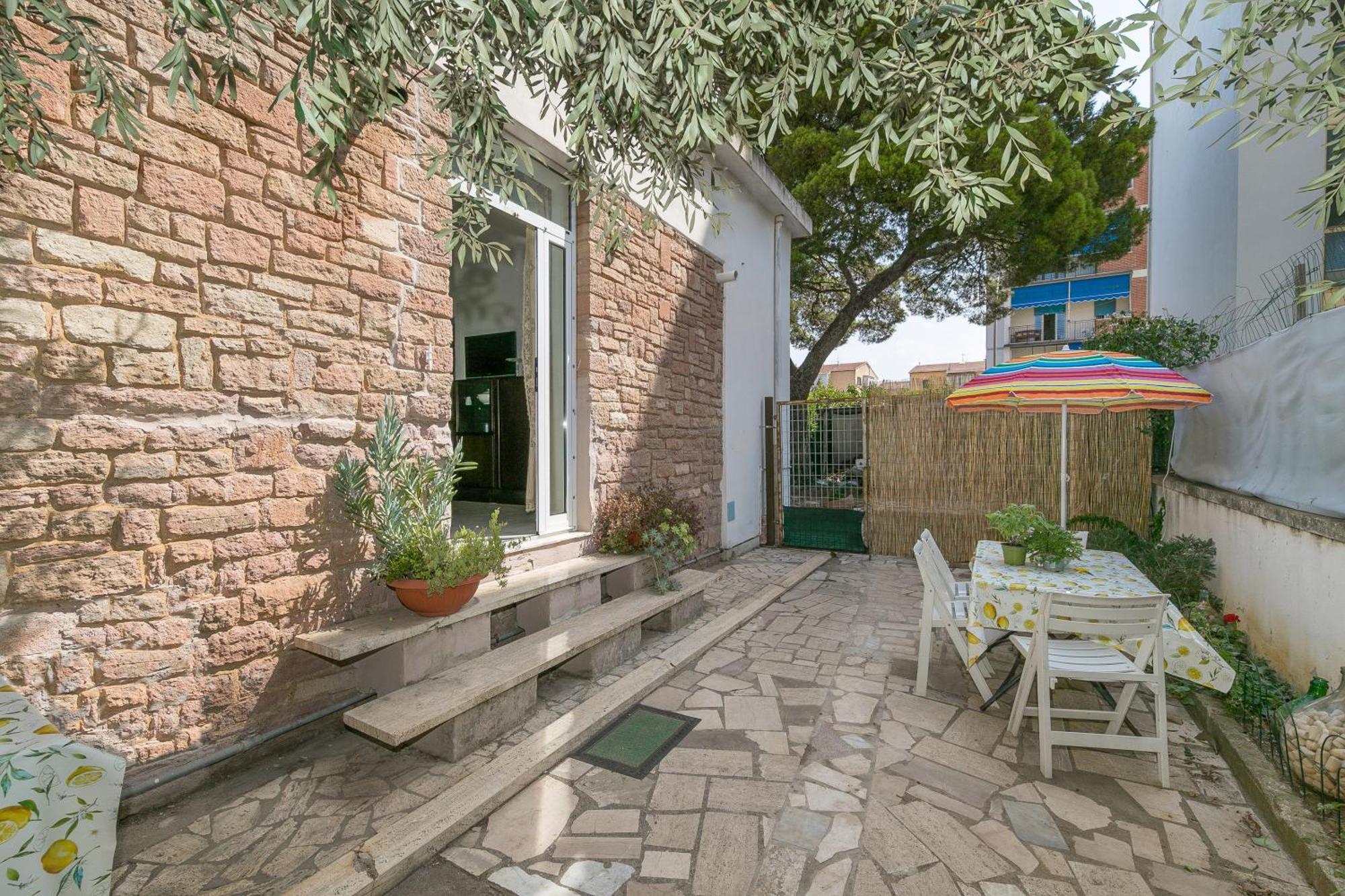 פיומבינו Appartamento Con Giardino A Due Passi Dal Mare מראה חיצוני תמונה